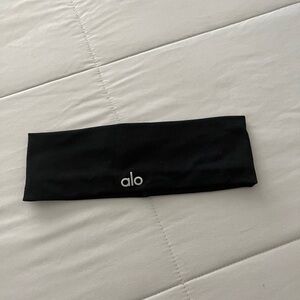 Alo Black Headband